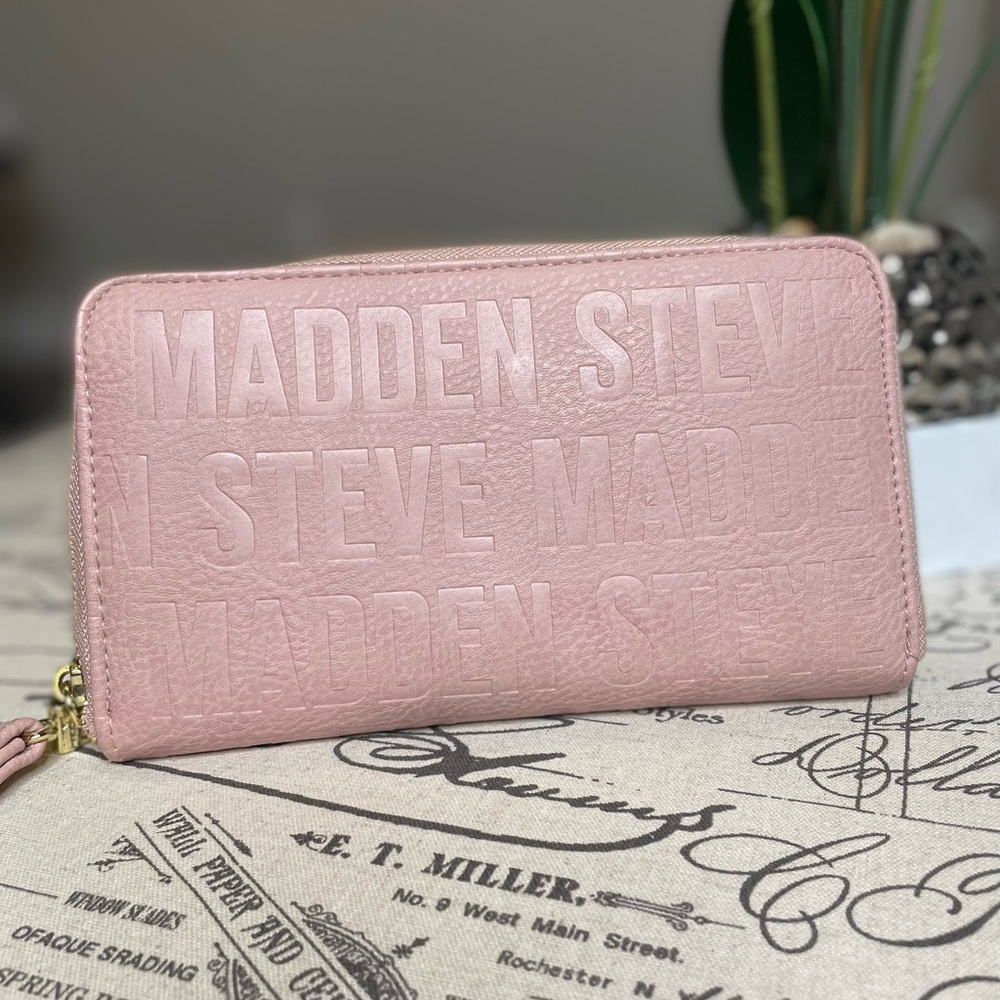 Steve Madden wallet
